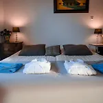 Hotell / Tanahlot