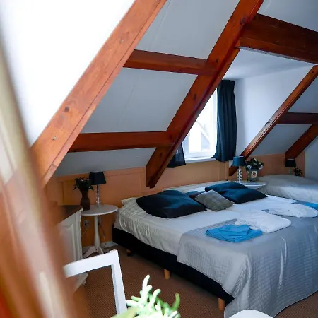 Hotel / Pension Villa Tanahlot Hotel 3*