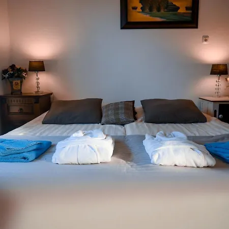 Hotel / Tanahlot