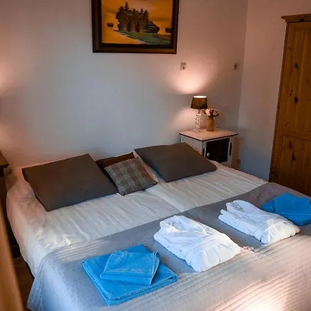 Hotel / Tanahlot