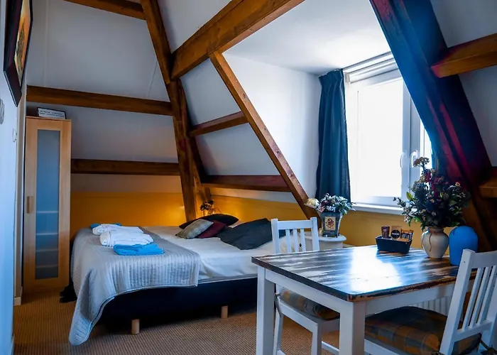 / Tanahlot 3* 잔드보르트