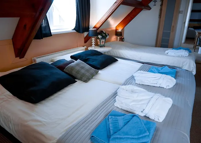 / Tanahlot 3* 잔드보르트