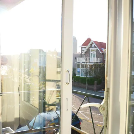 / Tanahlot Otel Zandvoort